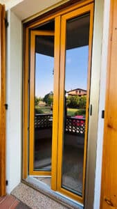 porta-vetrata-in-legno-a-reggio-emilia