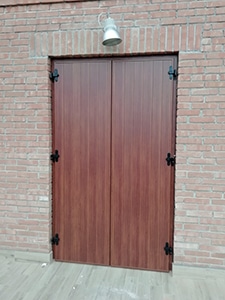 scuro-per-porta-in-legno